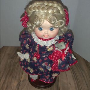 1995 Goebel  "Happy Dingle"  Limited Edition Dolly Dingle Doll Musical